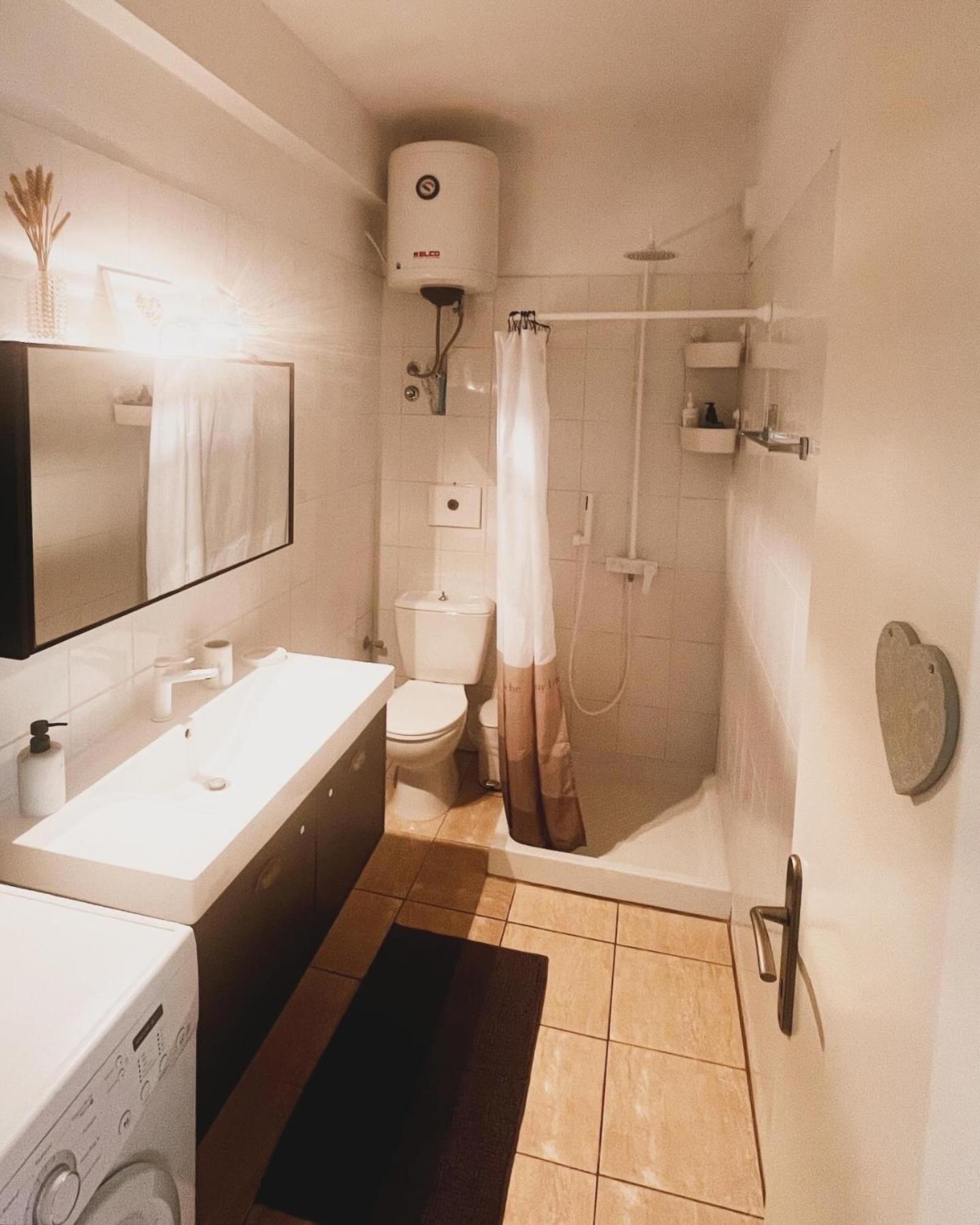 Lucy'S Guest House Skiathos Town Ngoại thất bức ảnh