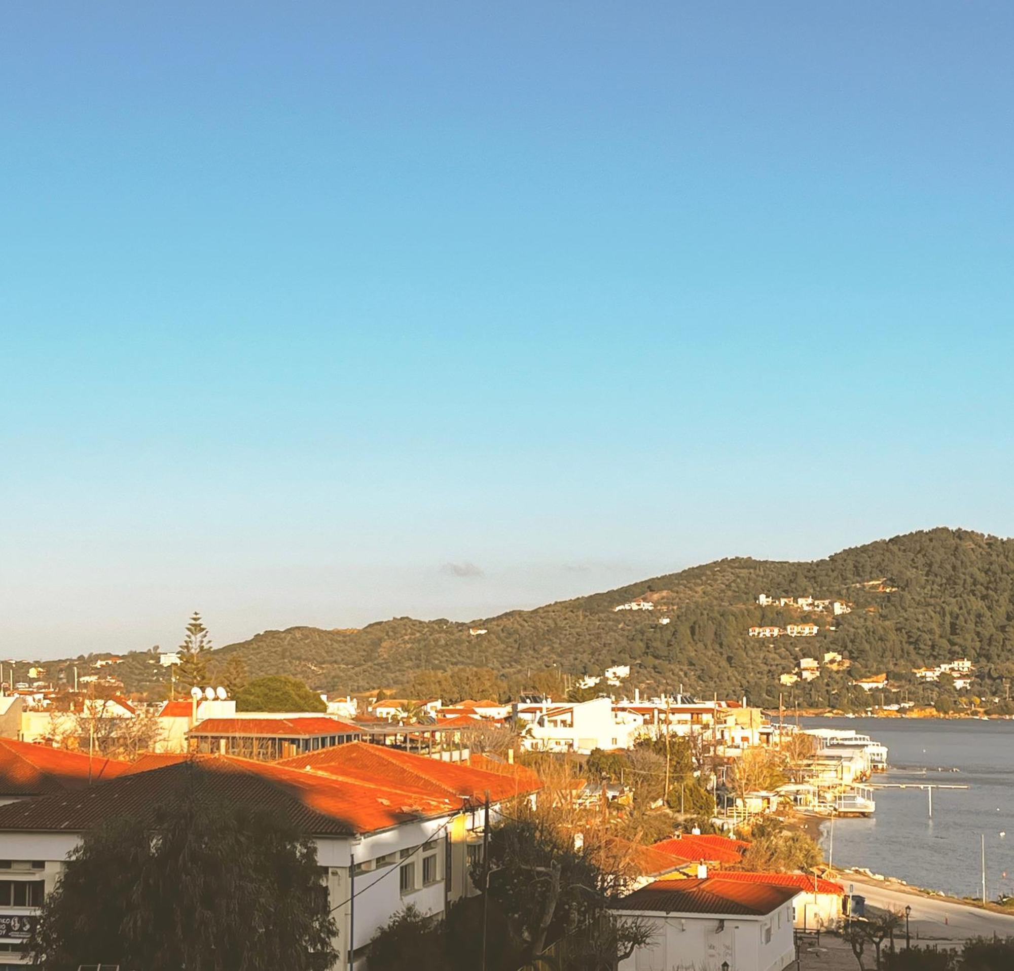 Lucy'S Guest House Skiathos Town Ngoại thất bức ảnh